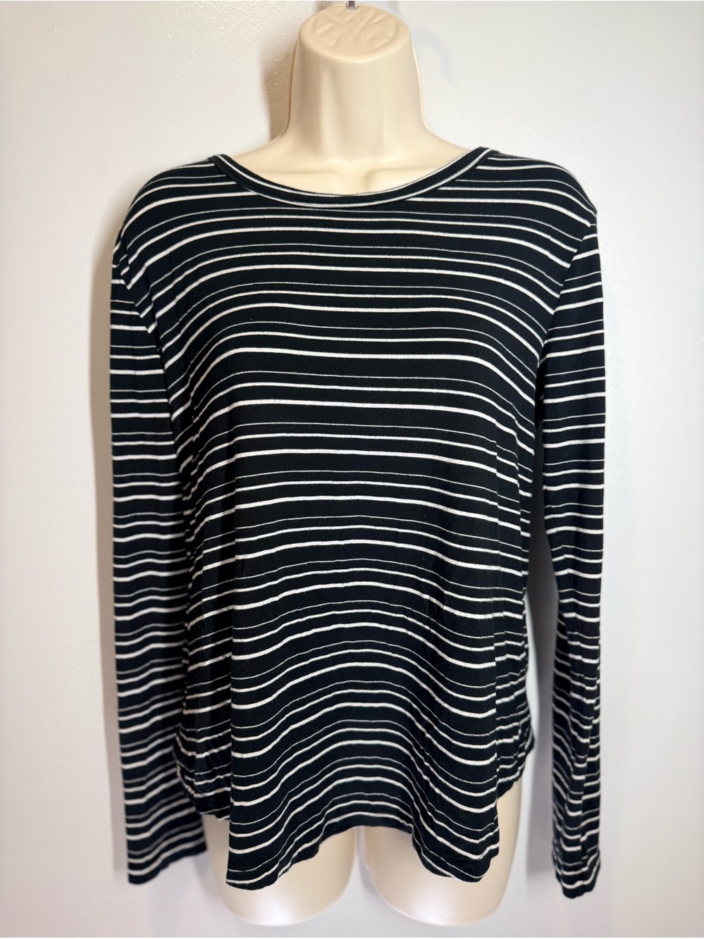 American Eagle Outfitters Black and White Striped Long-Sleeve Tee